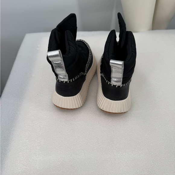 Black and Silver High-Top Sneakers - Picture 2 of 4